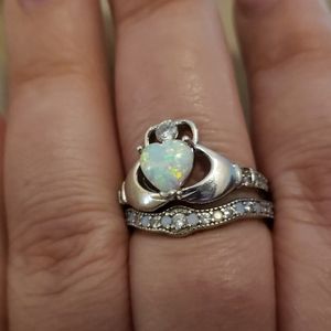 Sterling silver Irish claughdah ring set w/ opals